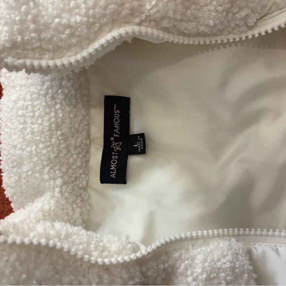 White Puffer Vest - Picture 7 of 7